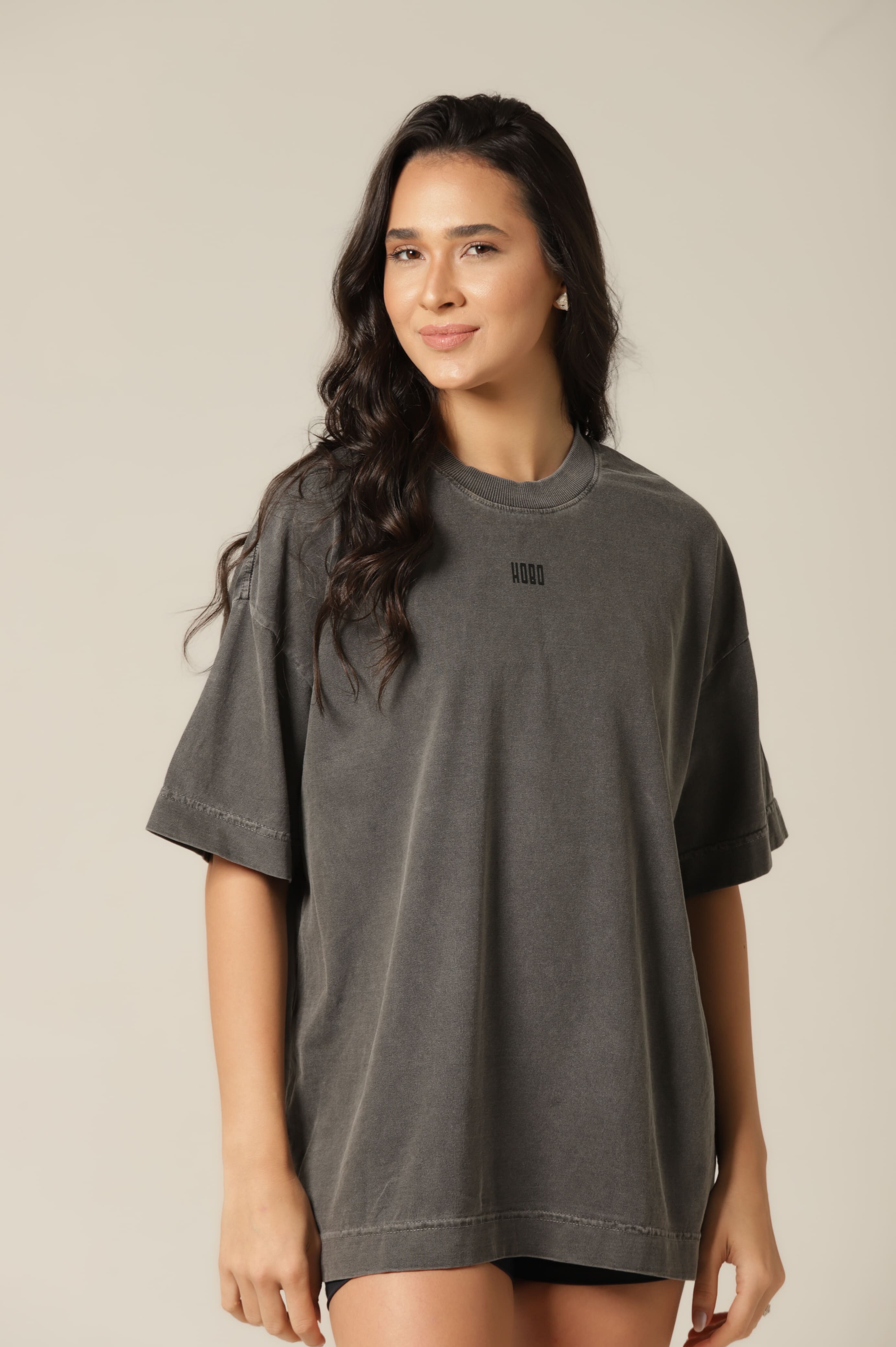 Camiseta Ame a Deus - Chumbo Oversized