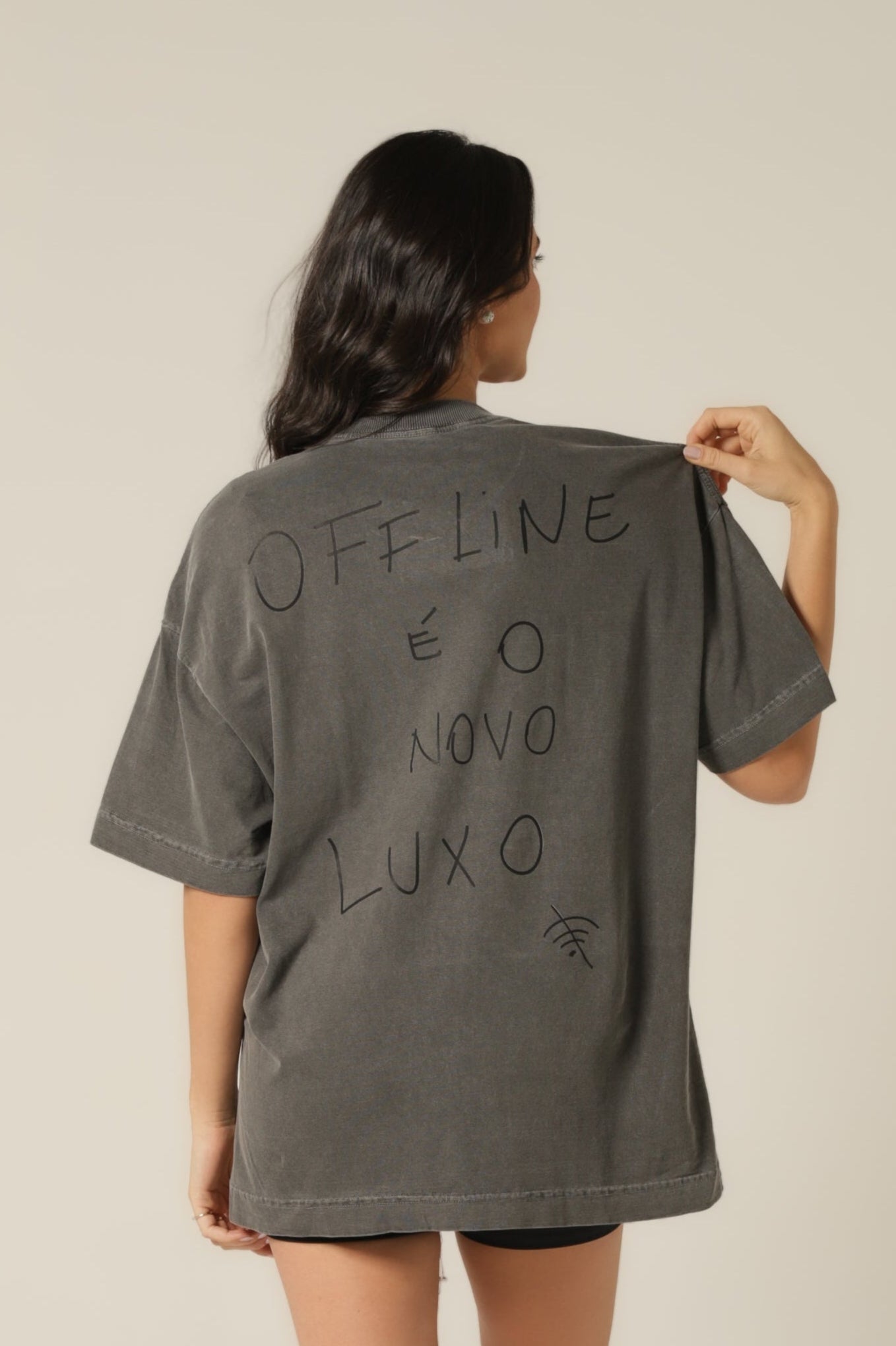 Camiseta Offline - Chumbo Oversized