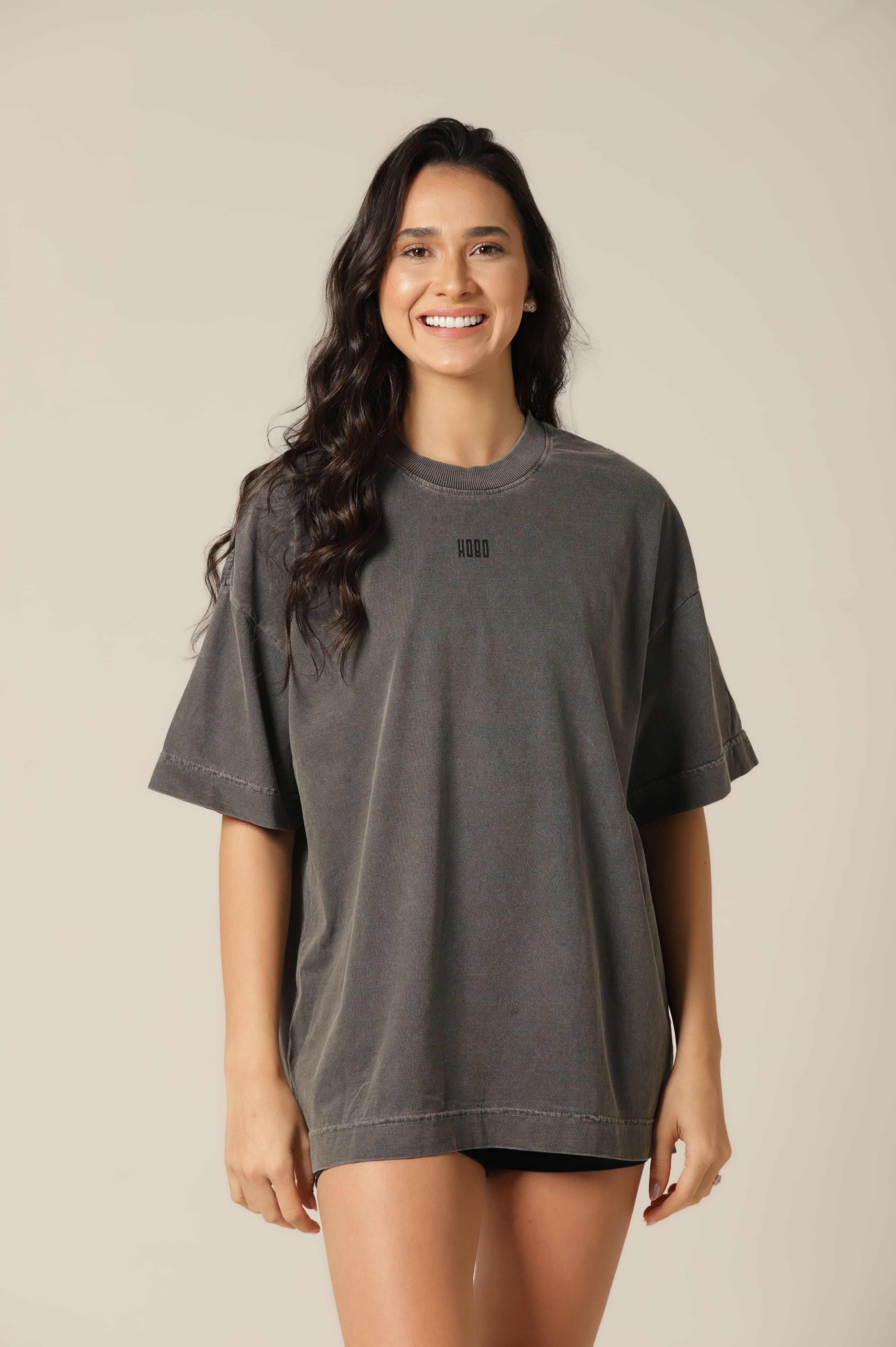 Camiseta Ame a Deus - Chumbo Oversized
