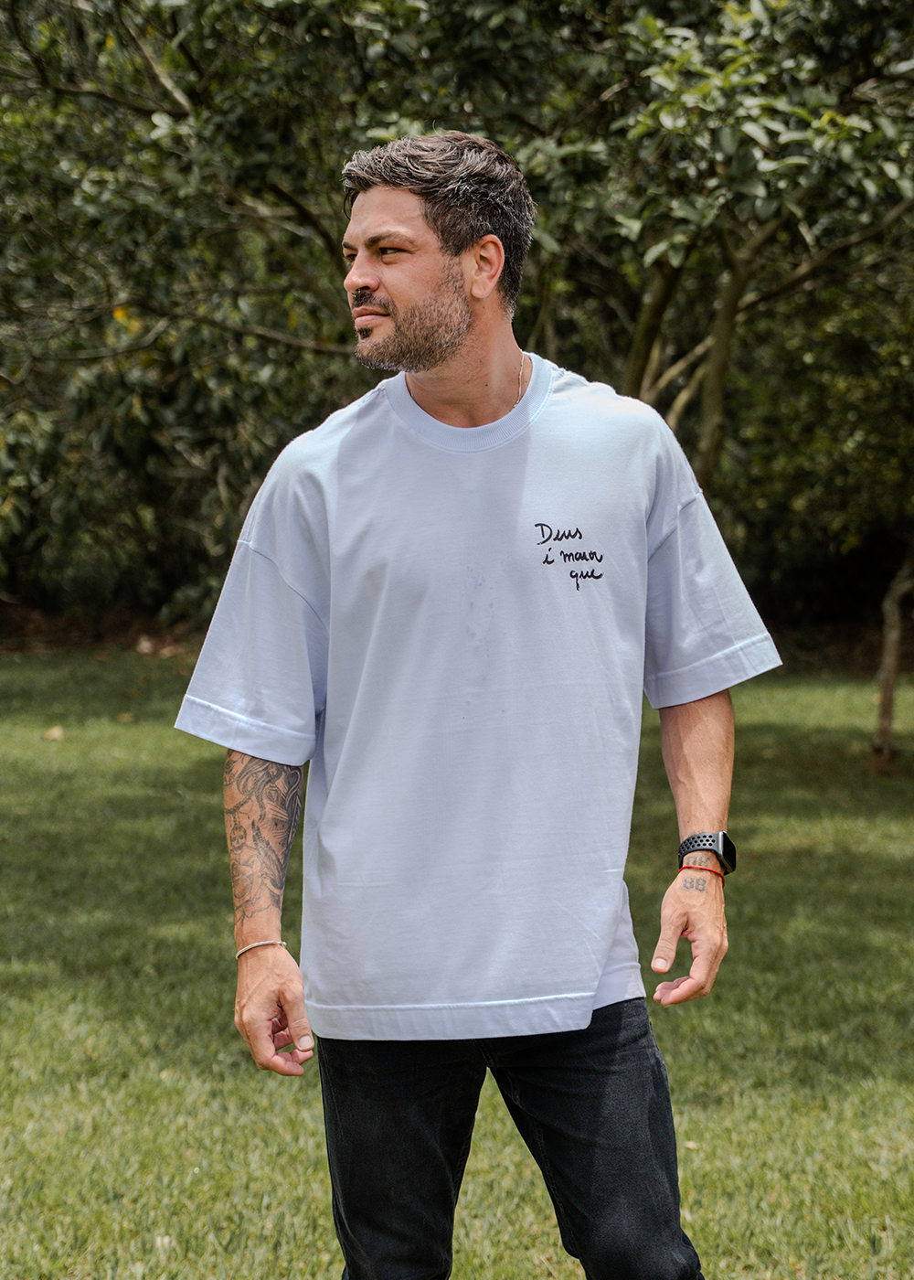 Camiseta Deus é Maior Oversized Off White