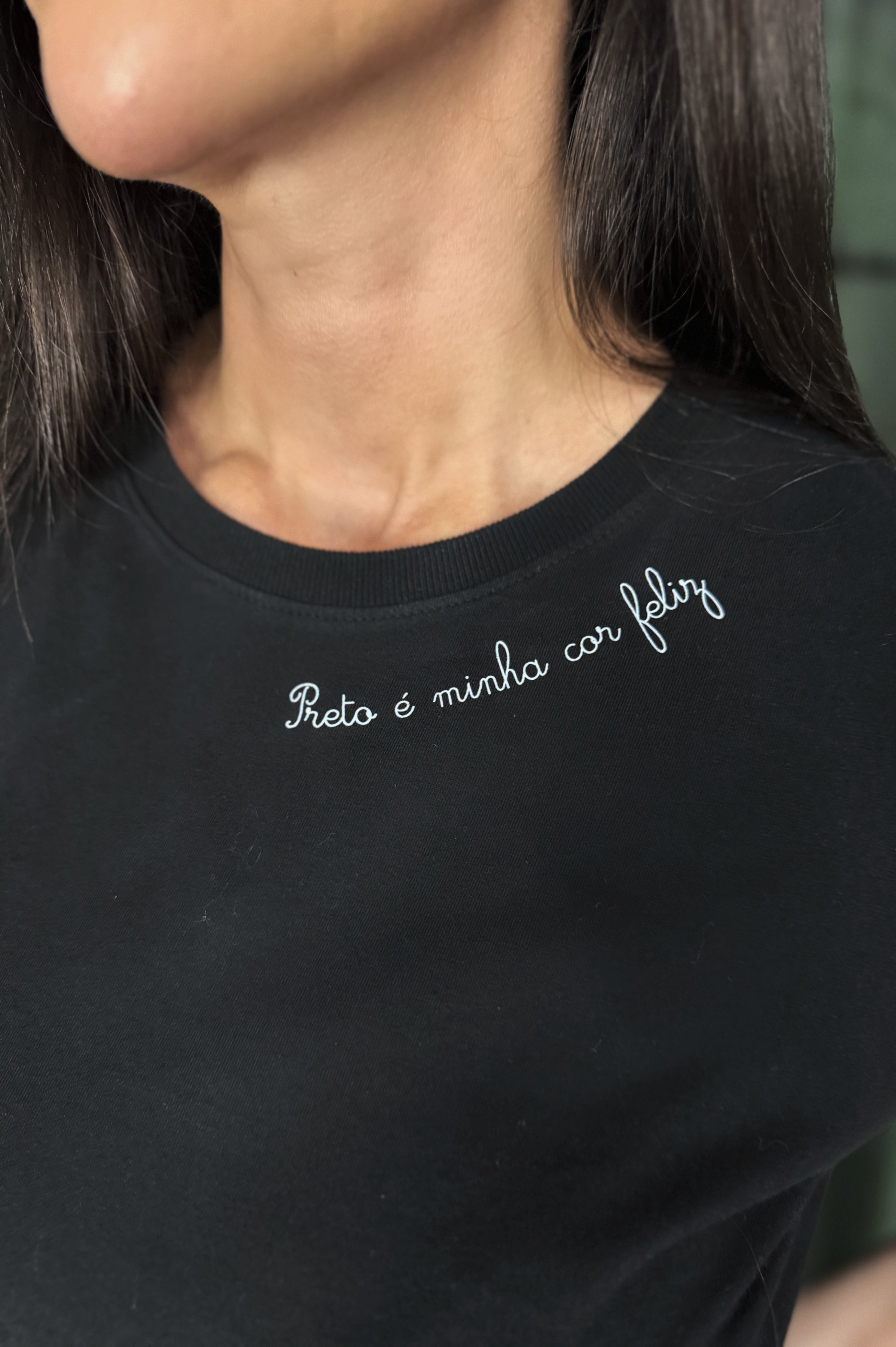 Camiseta Cor Feliz - Preta Babylook