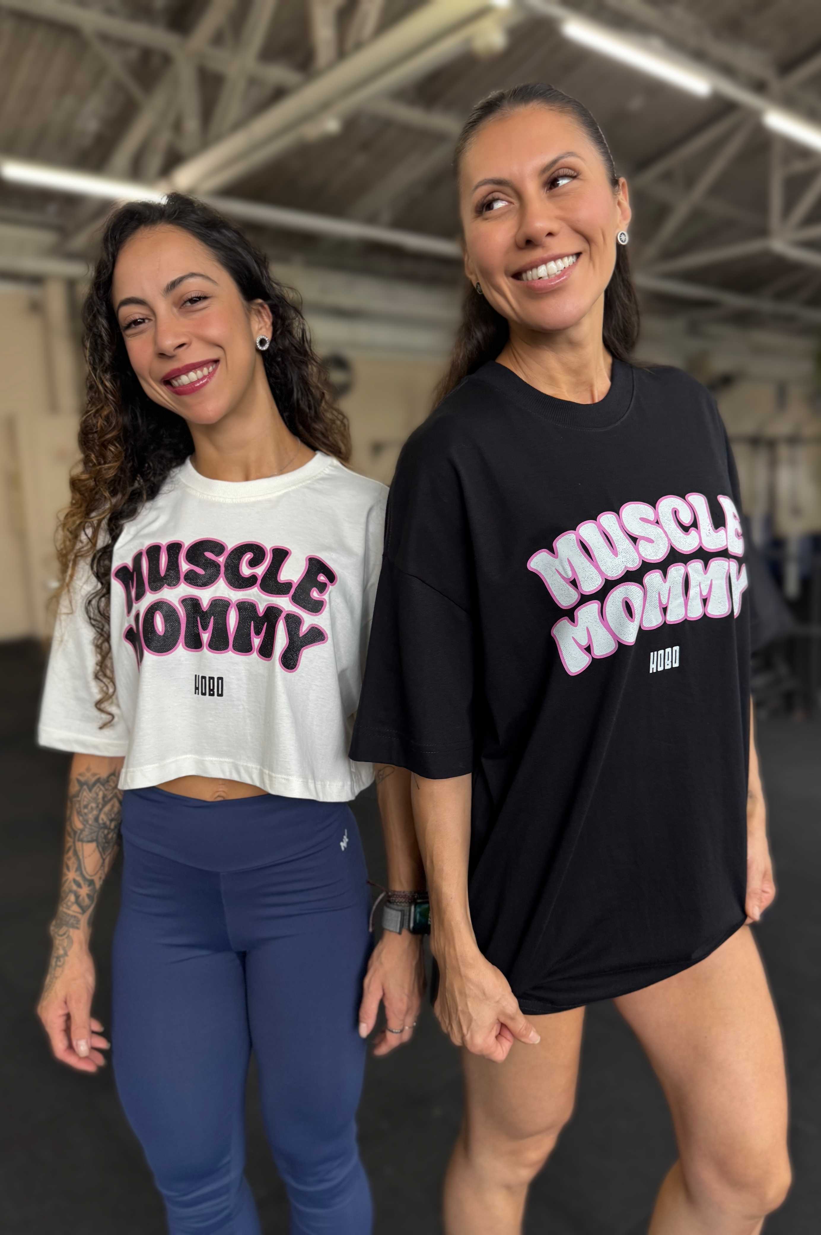 Camiseta Muscle Mommy Oversized Preta