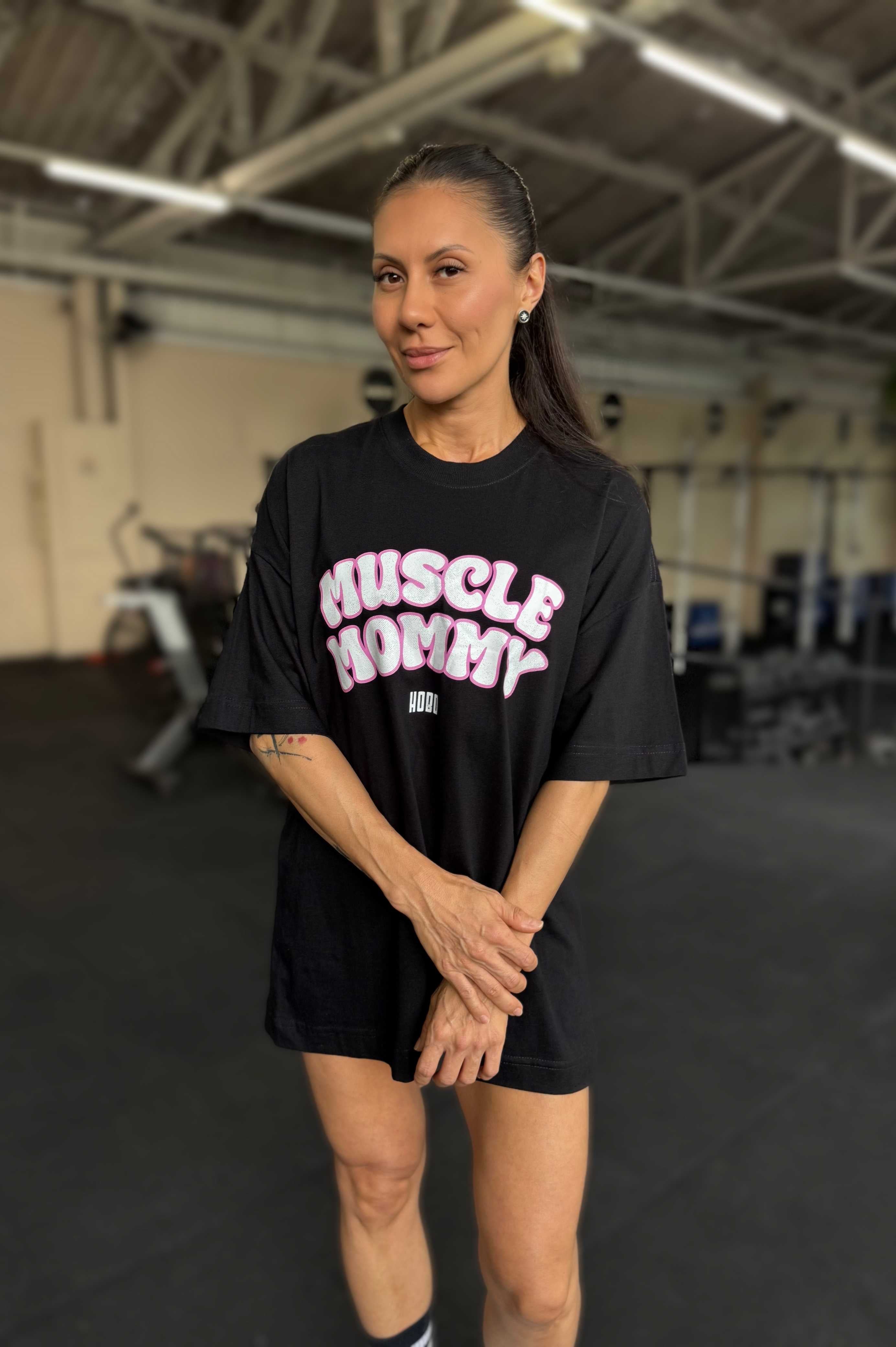 Camiseta Muscle Mommy Oversized Preta