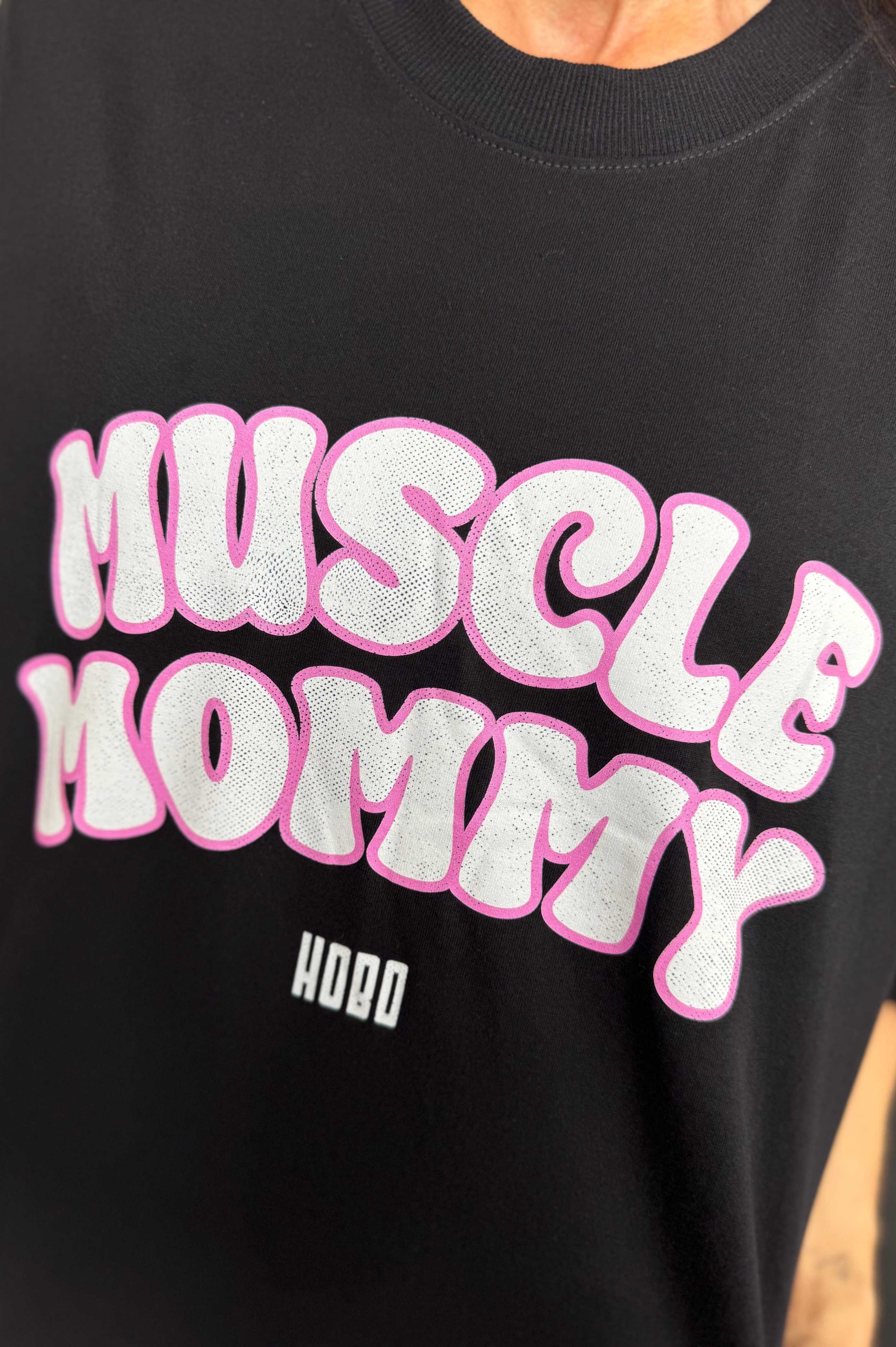Camiseta Muscle Mommy Oversized Preta
