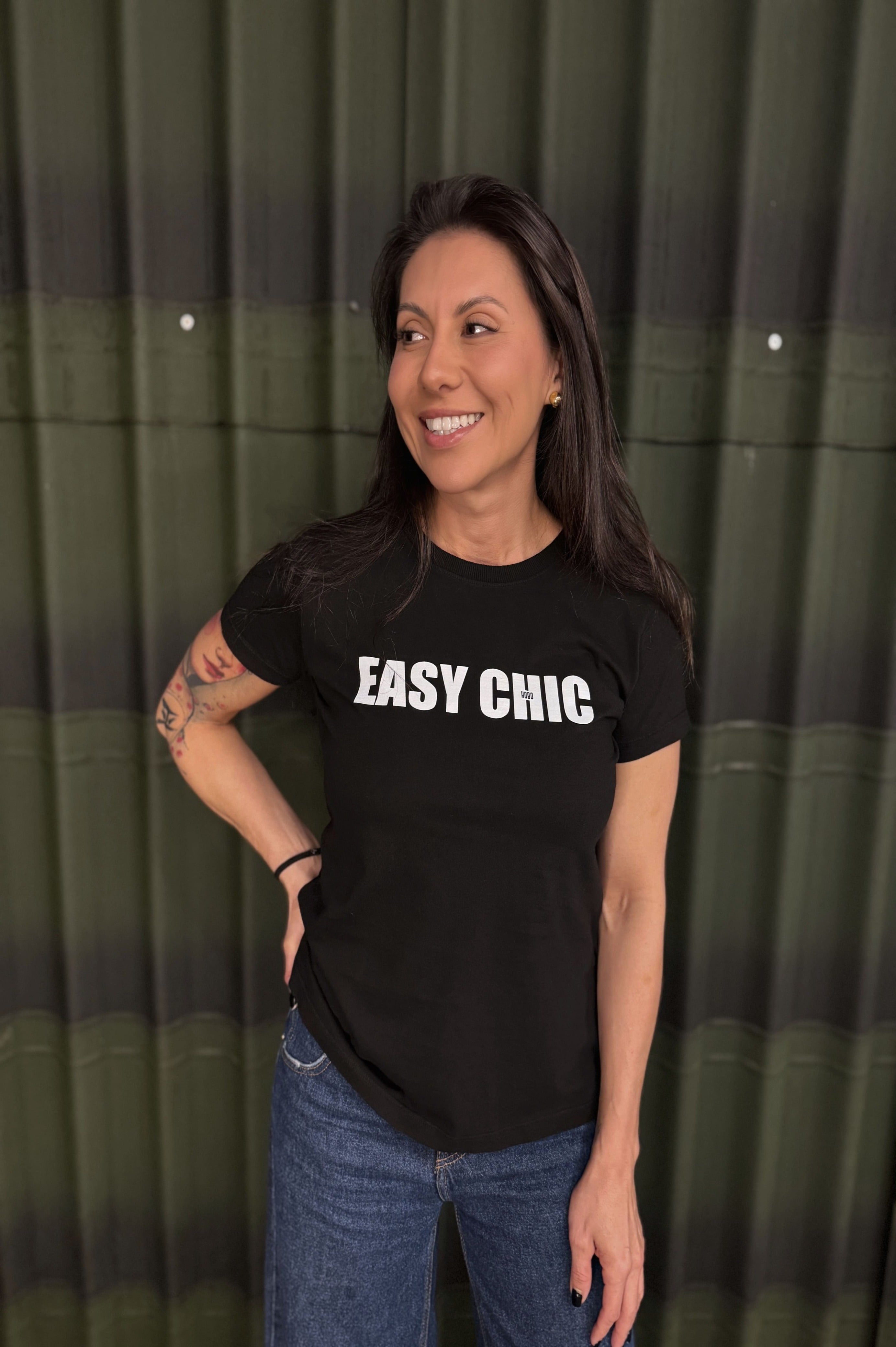 Camiseta Easy Chic - Preta Babylook