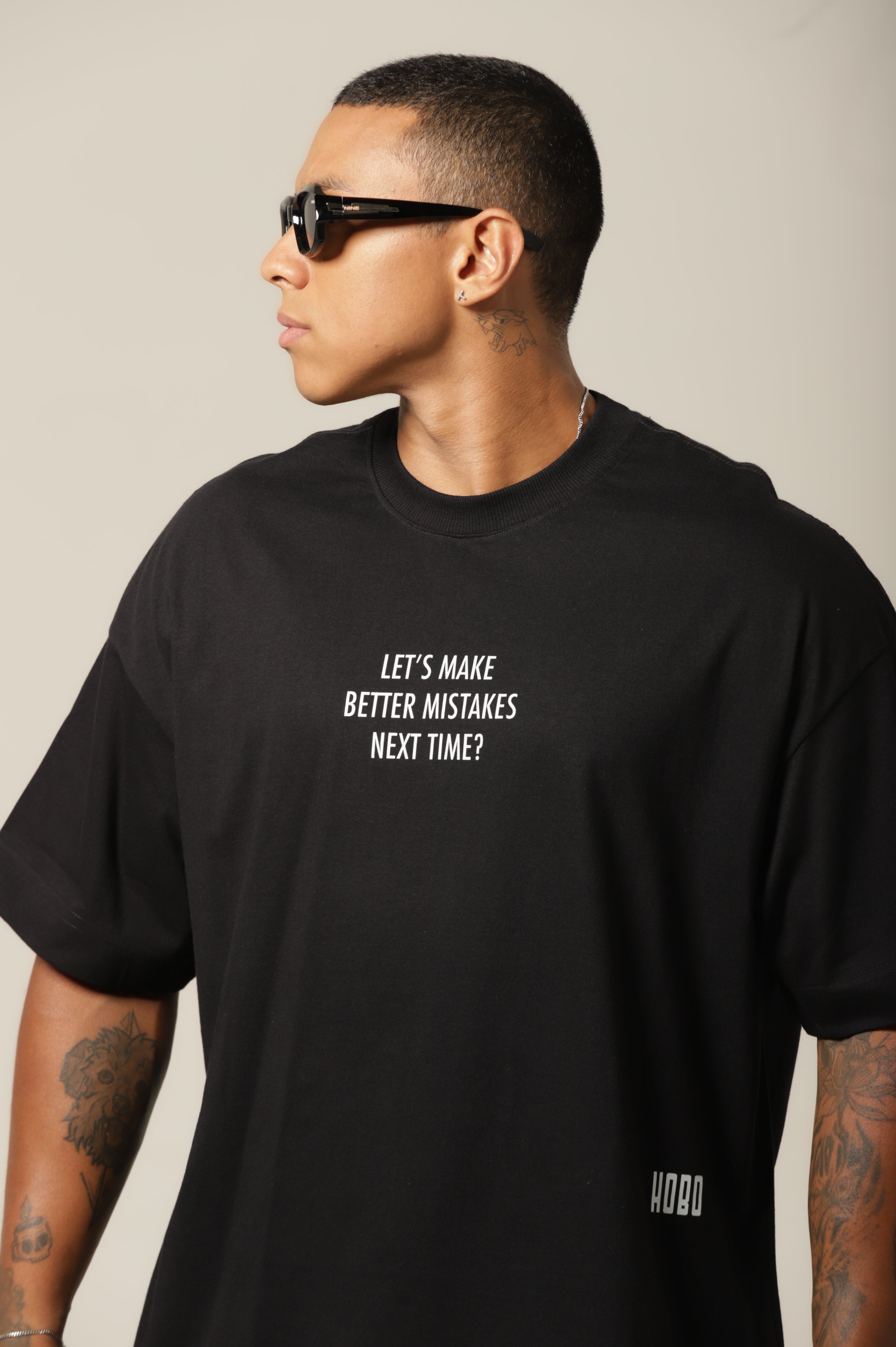 Camiseta Mistakes - Preta Oversized