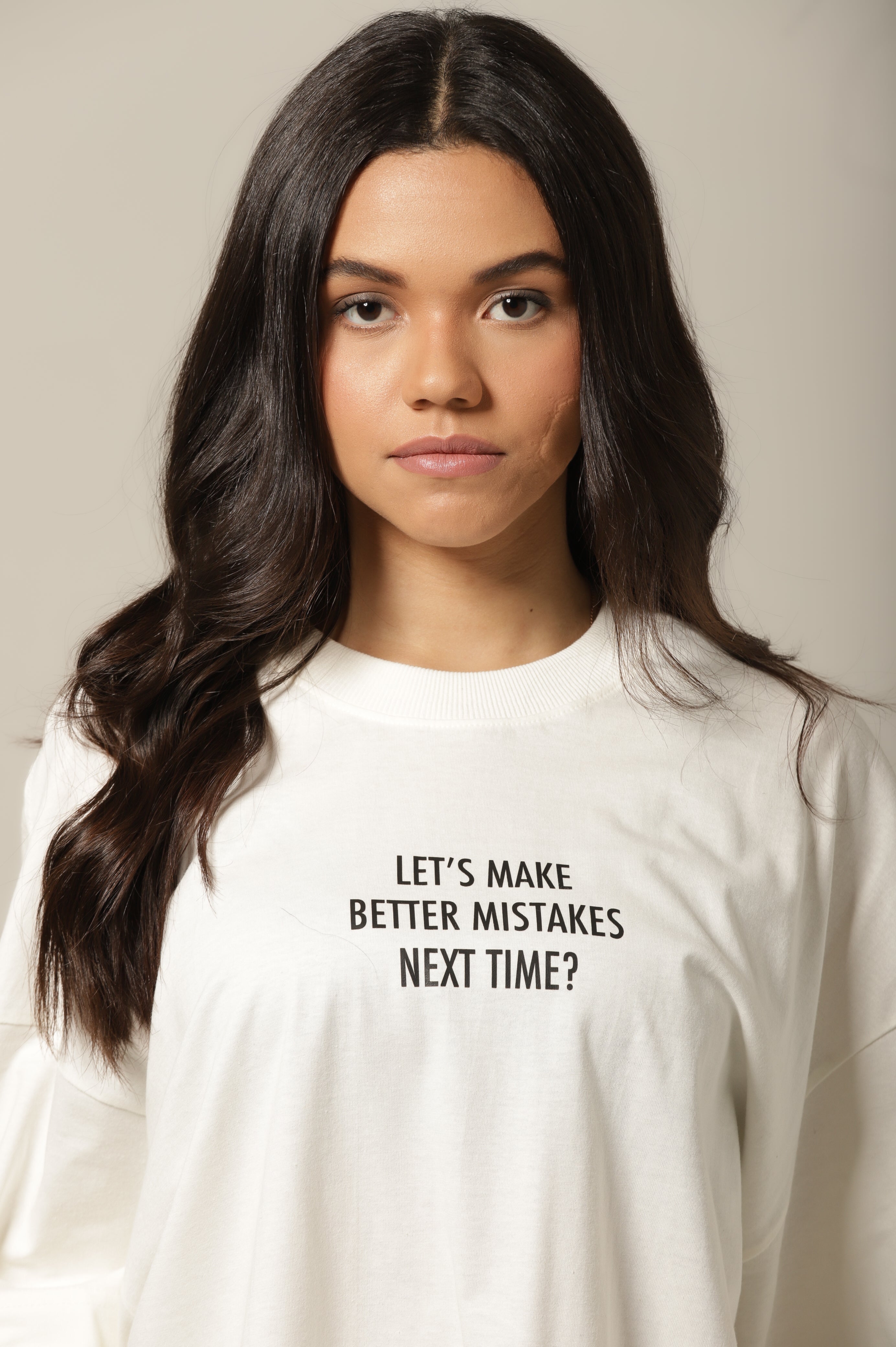 Camiseta Mistakes - Off-White Oversized