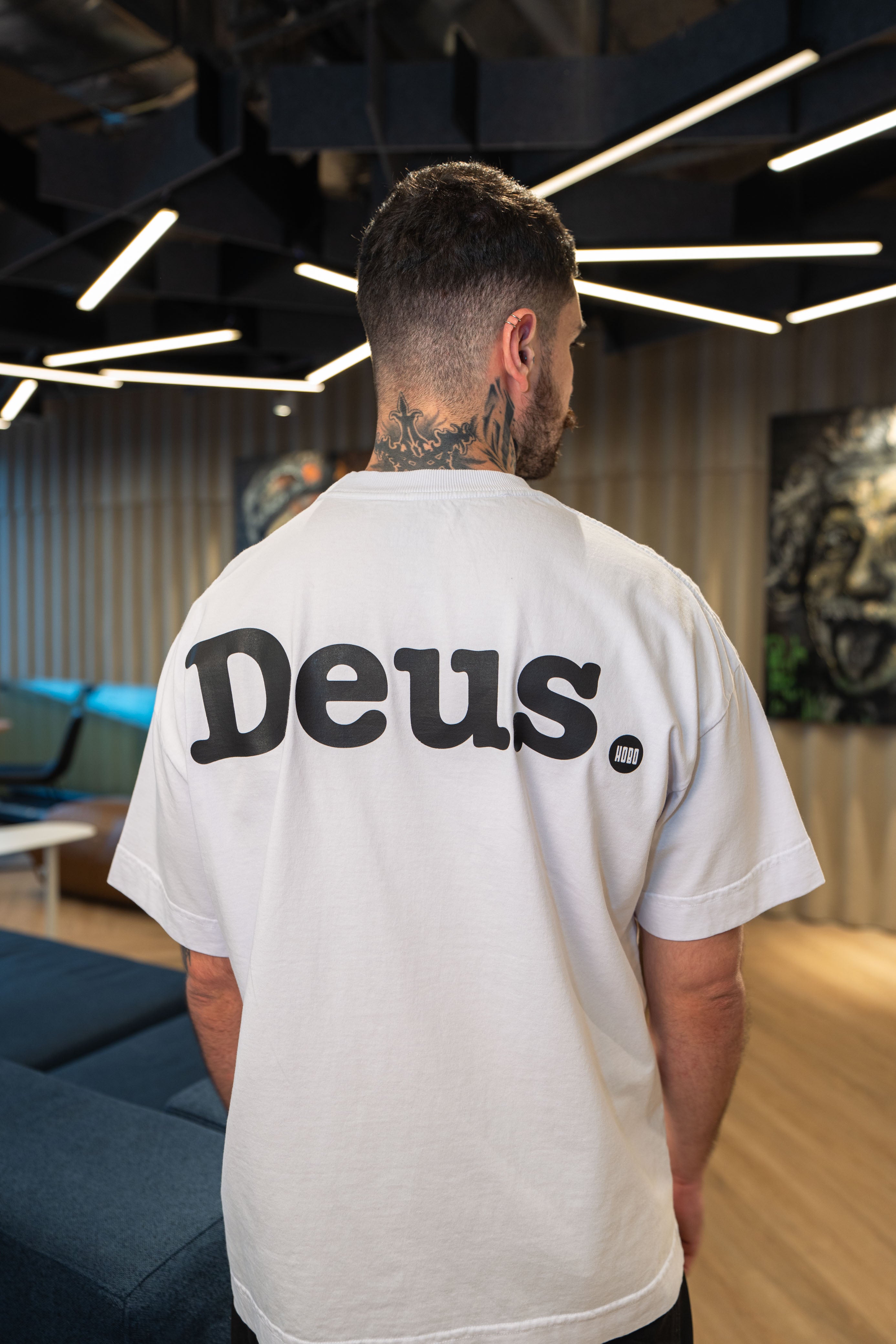 Camiseta Deus - Oversized Branca