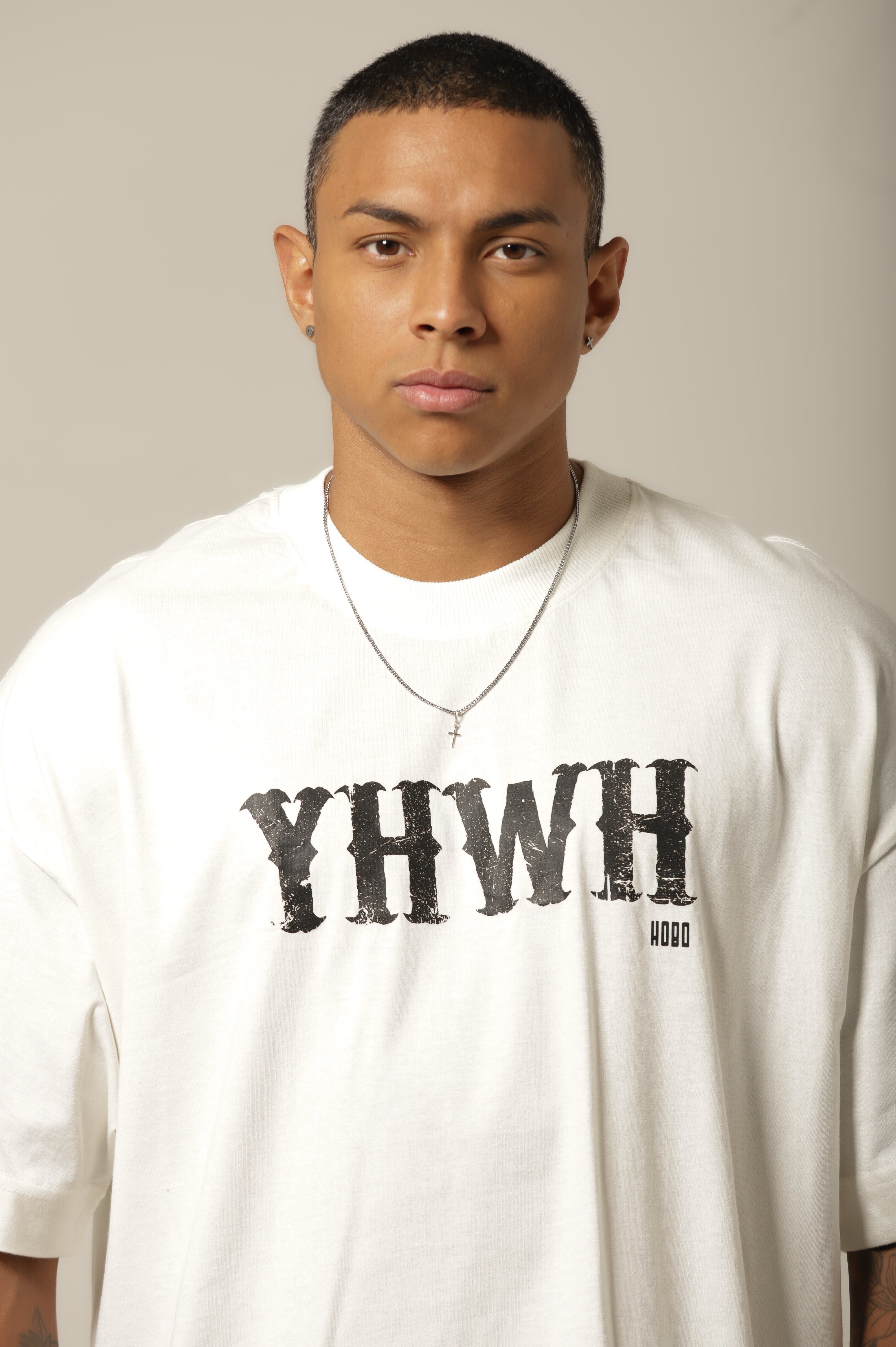 Camiseta Ele YHWH - Off-White Oversized