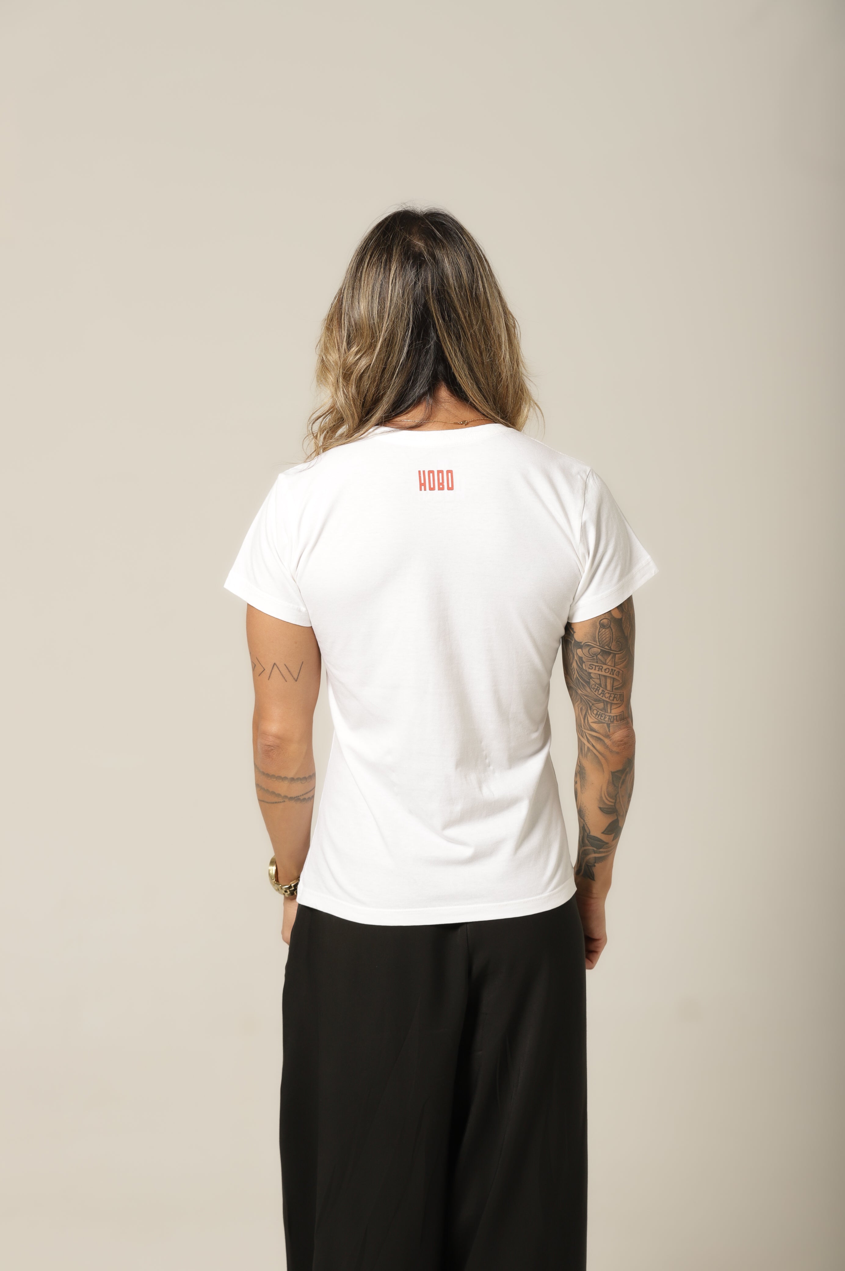 Camiseta Cozinhando - Off-White Babylook