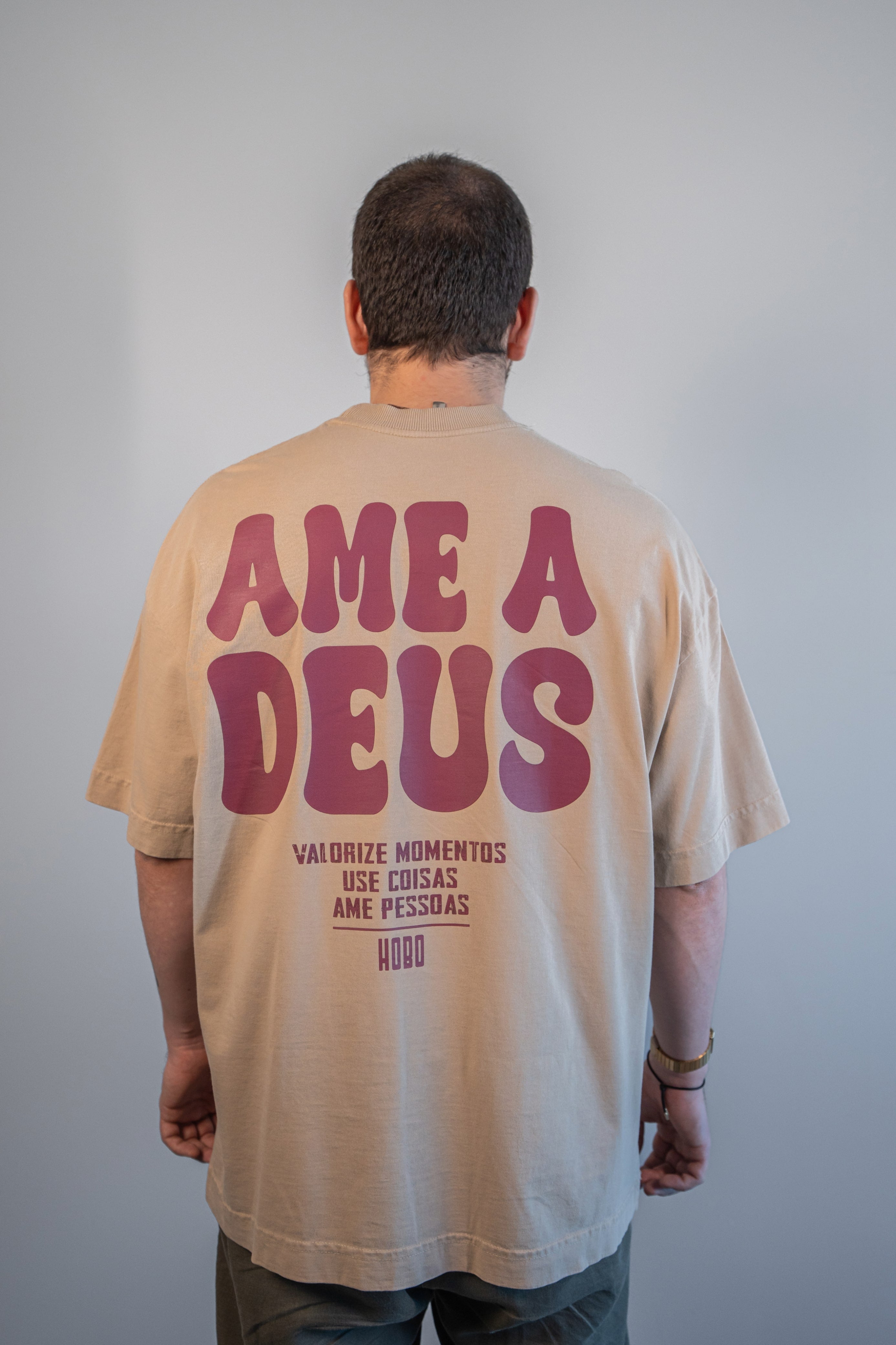 Camiseta Ame a Deus - Bege Oversized