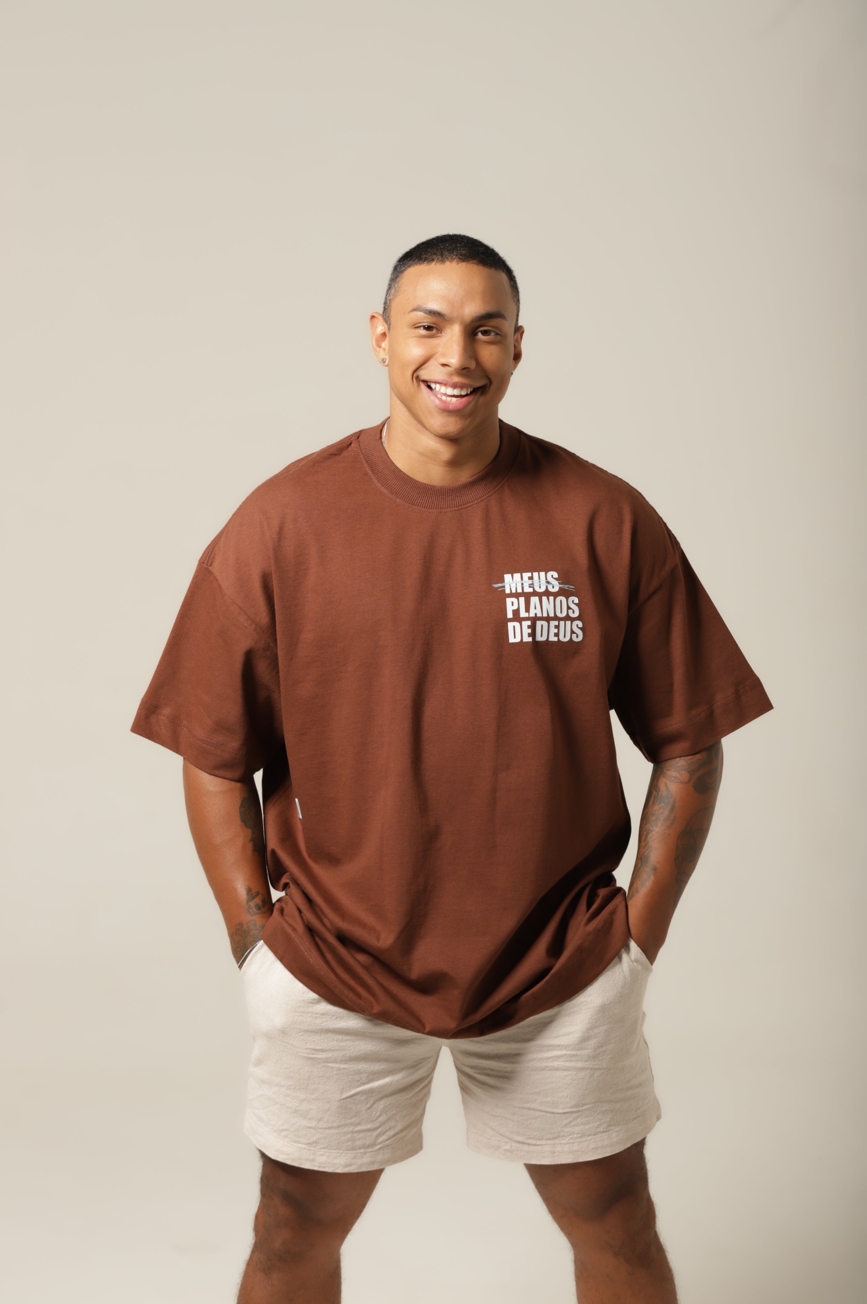 Camiseta Planos de Deus - Marrom Oversized