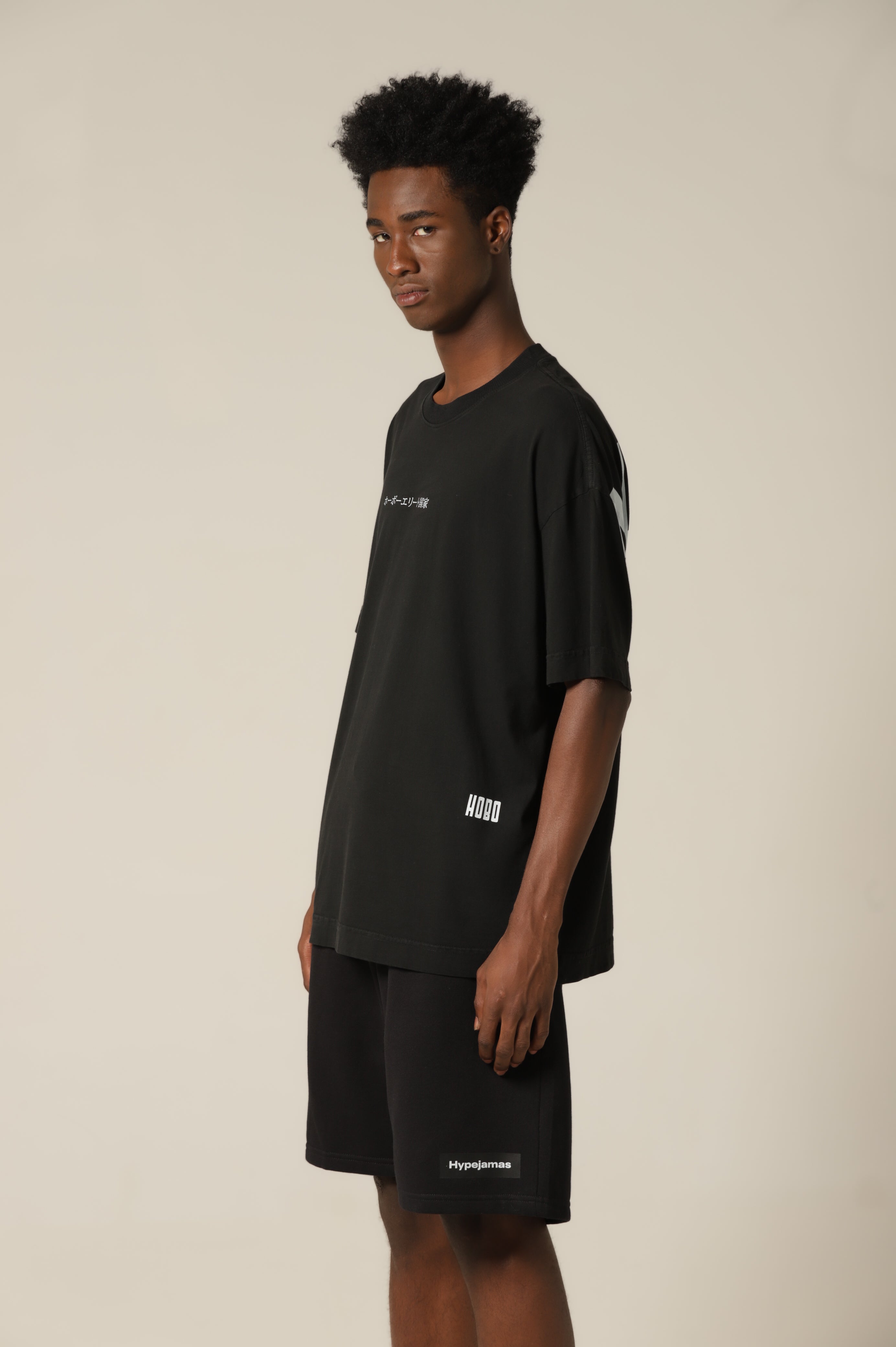 Camiseta Oversized Aleluia Preto Estampa Branca