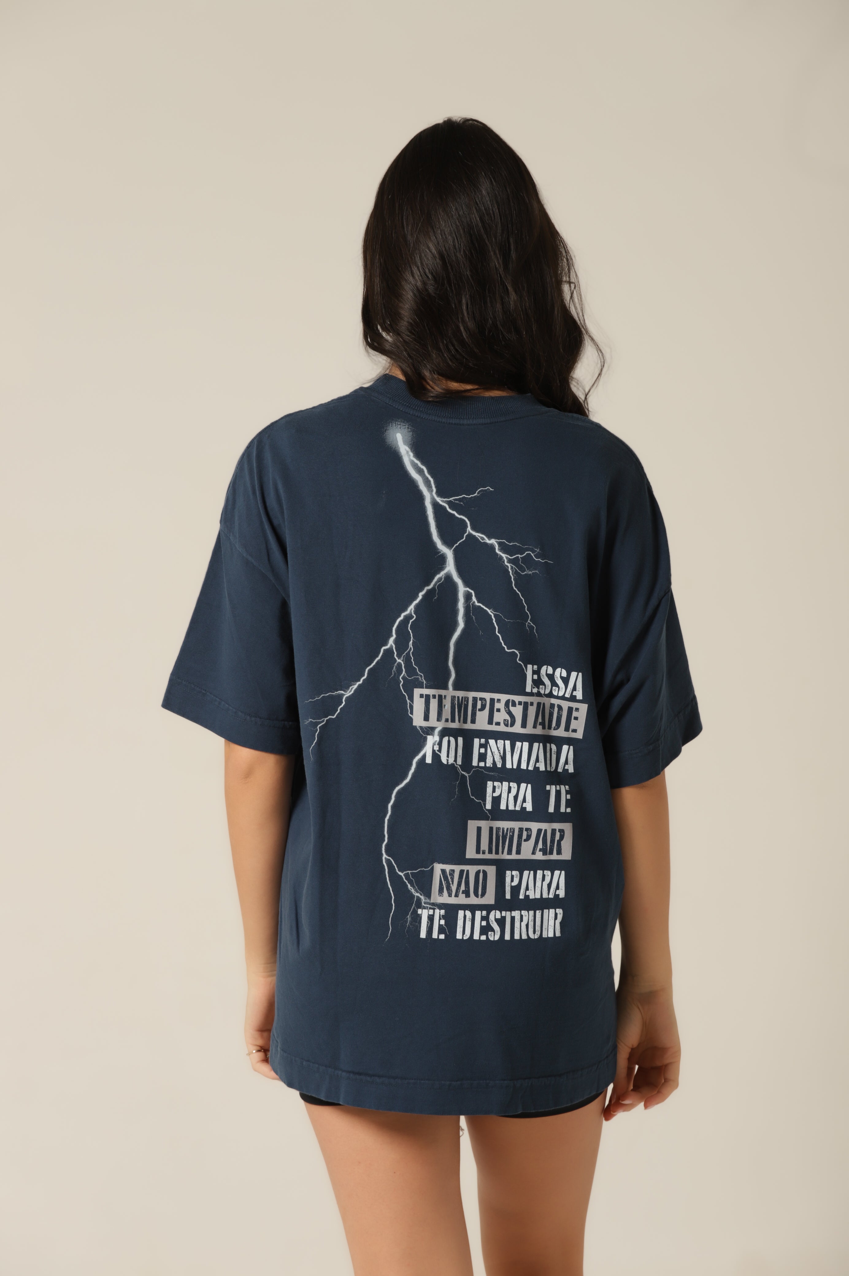 Camiseta Oversized Tempestade - Azul Petróleo