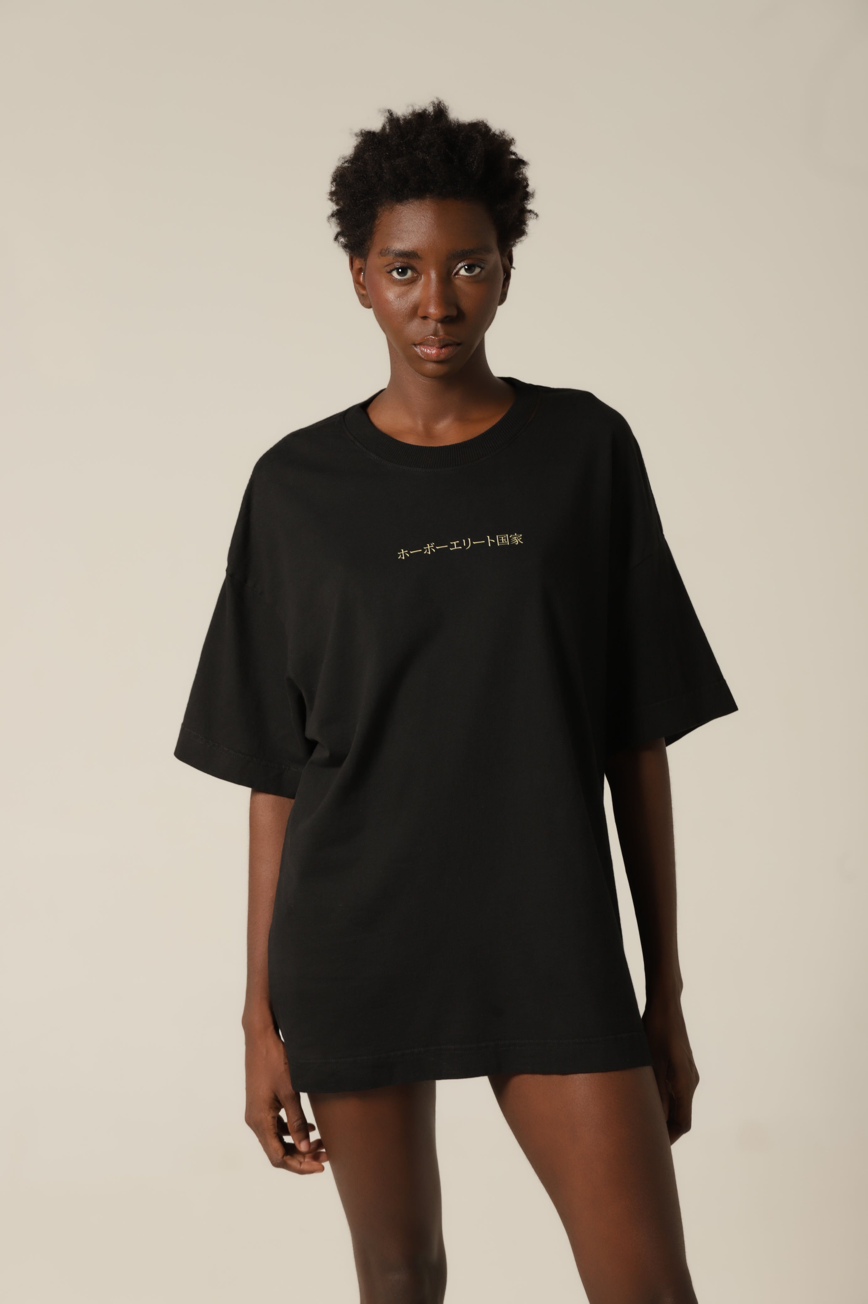 Camiseta Oversized Aleluia Preto Estampa Amarela