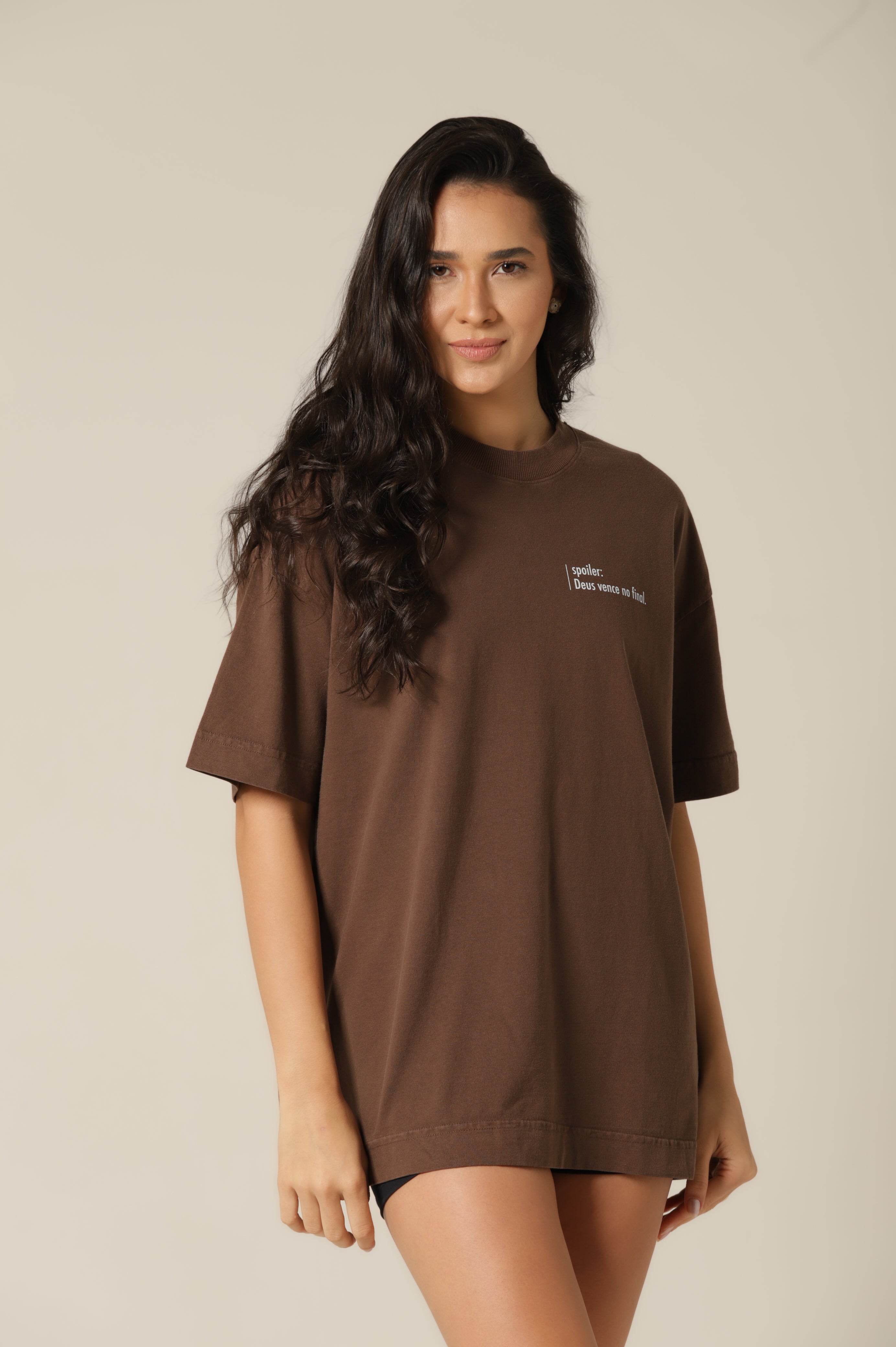 Camiseta Oversized Spoiler - Marrom Café [ Estampa Branca ]