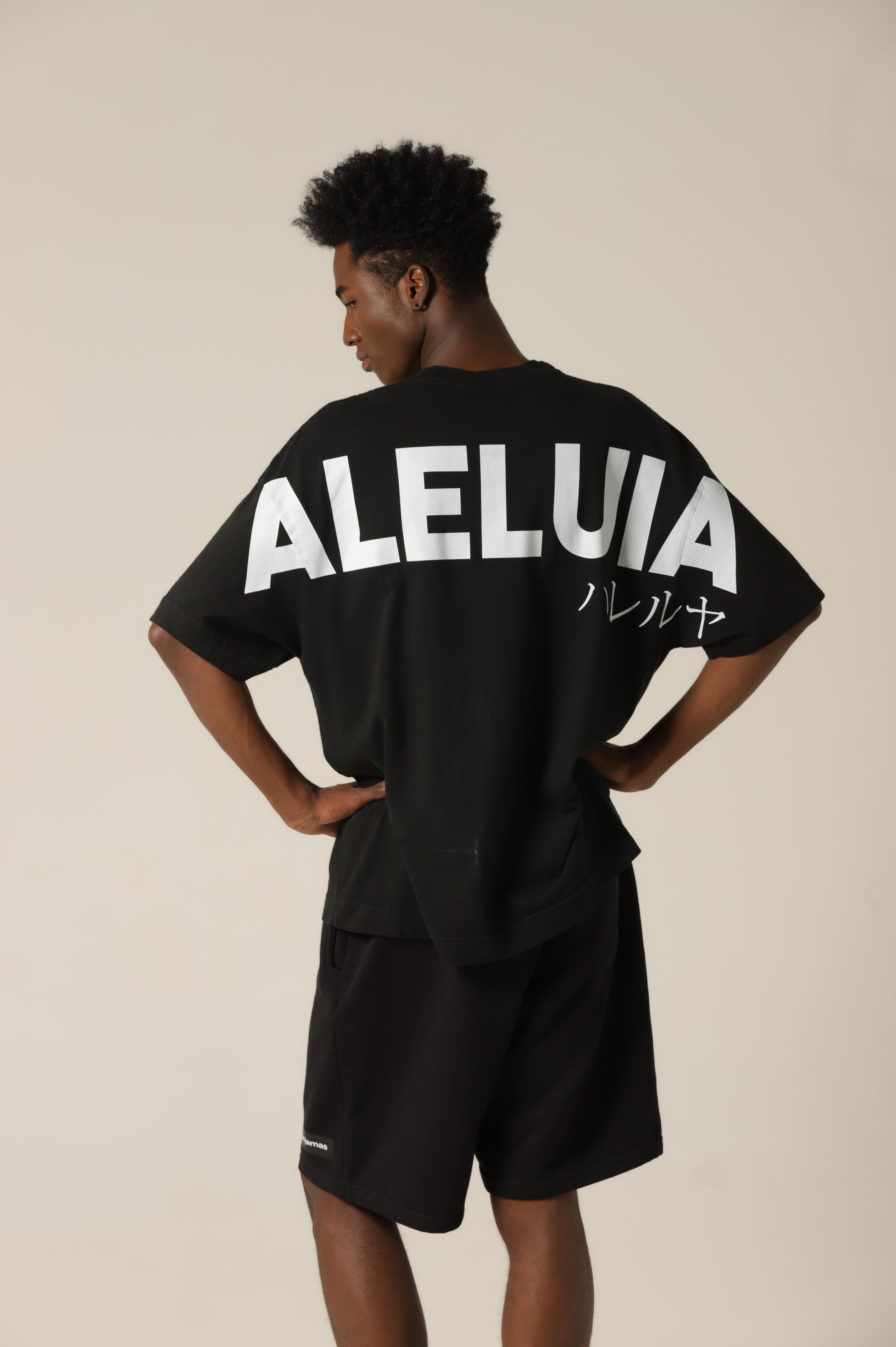 Camiseta Oversized Aleluia Preto Estampa Branca