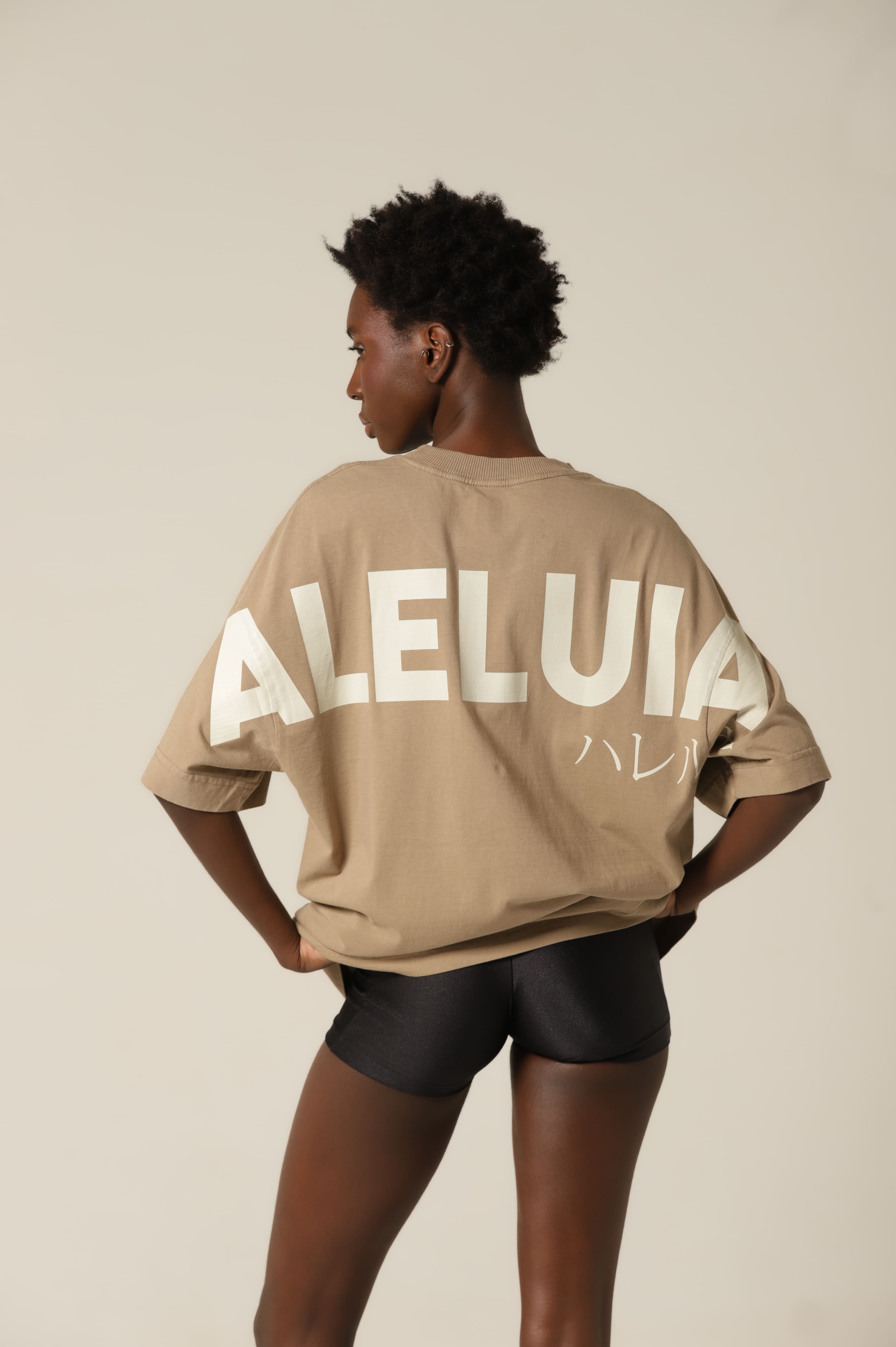 Camiseta Oversized Aleluia Bege Estampa Areia