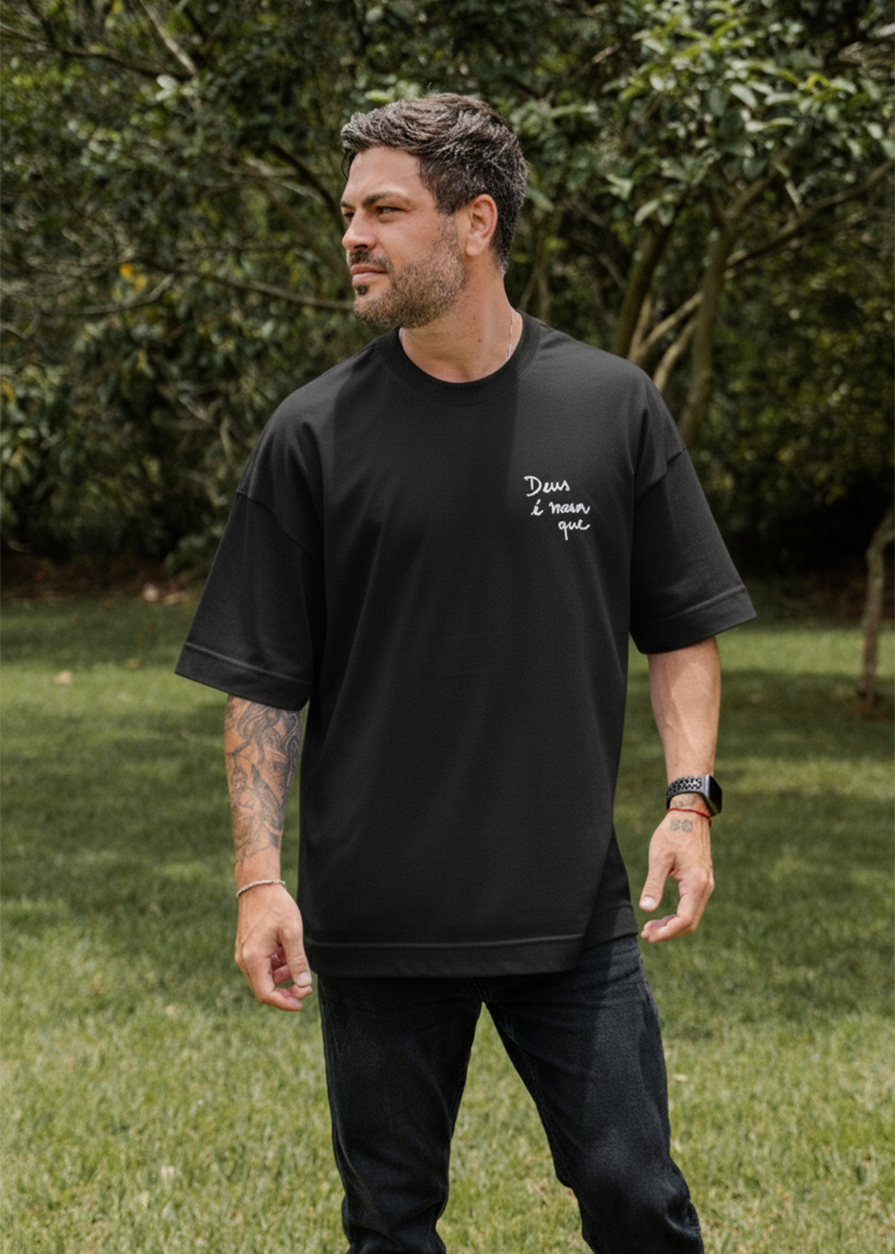 Camiseta Deus é Maior Oversized Preta