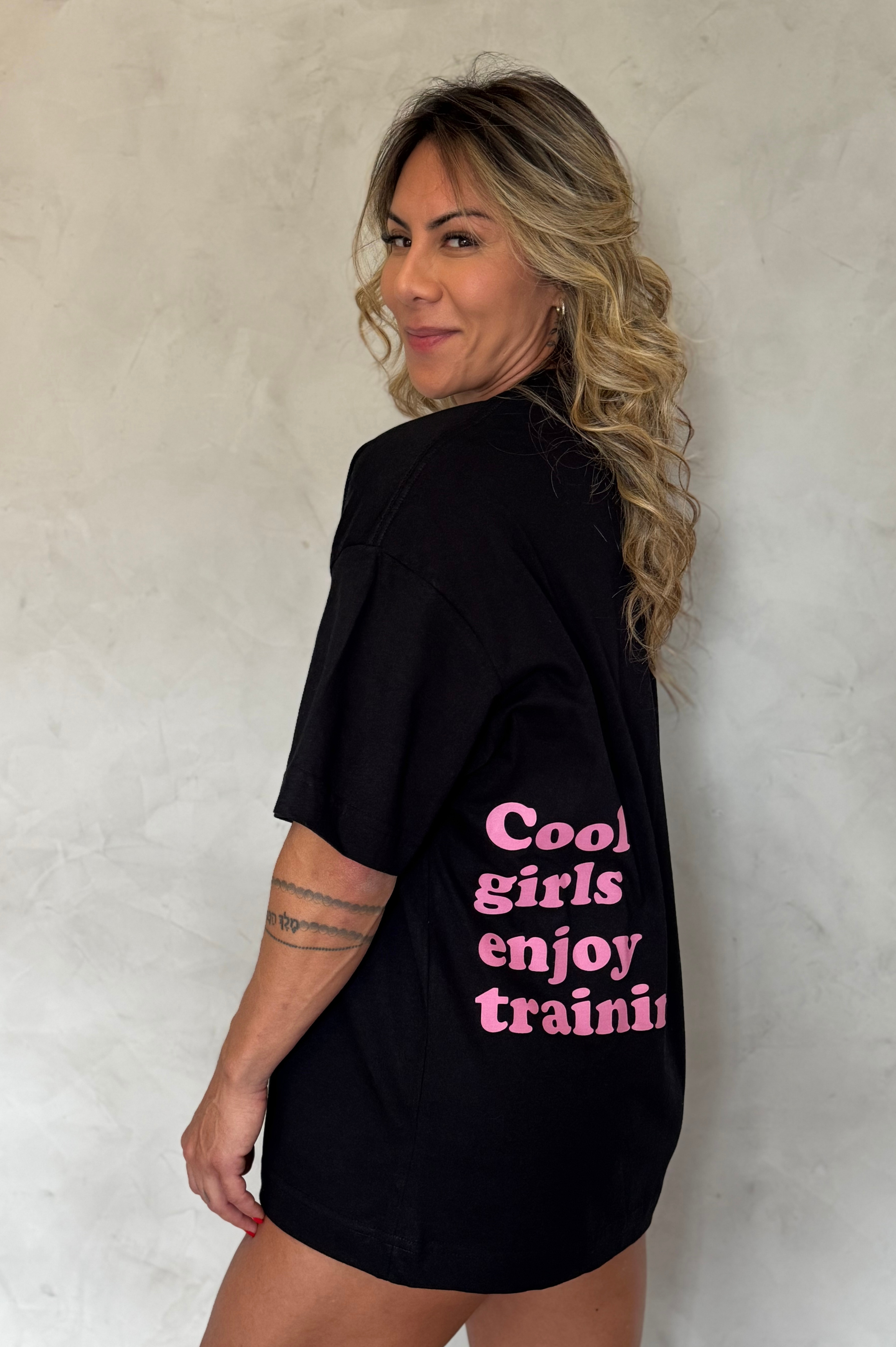 Camiseta Enjoy Training - Oversized Preta