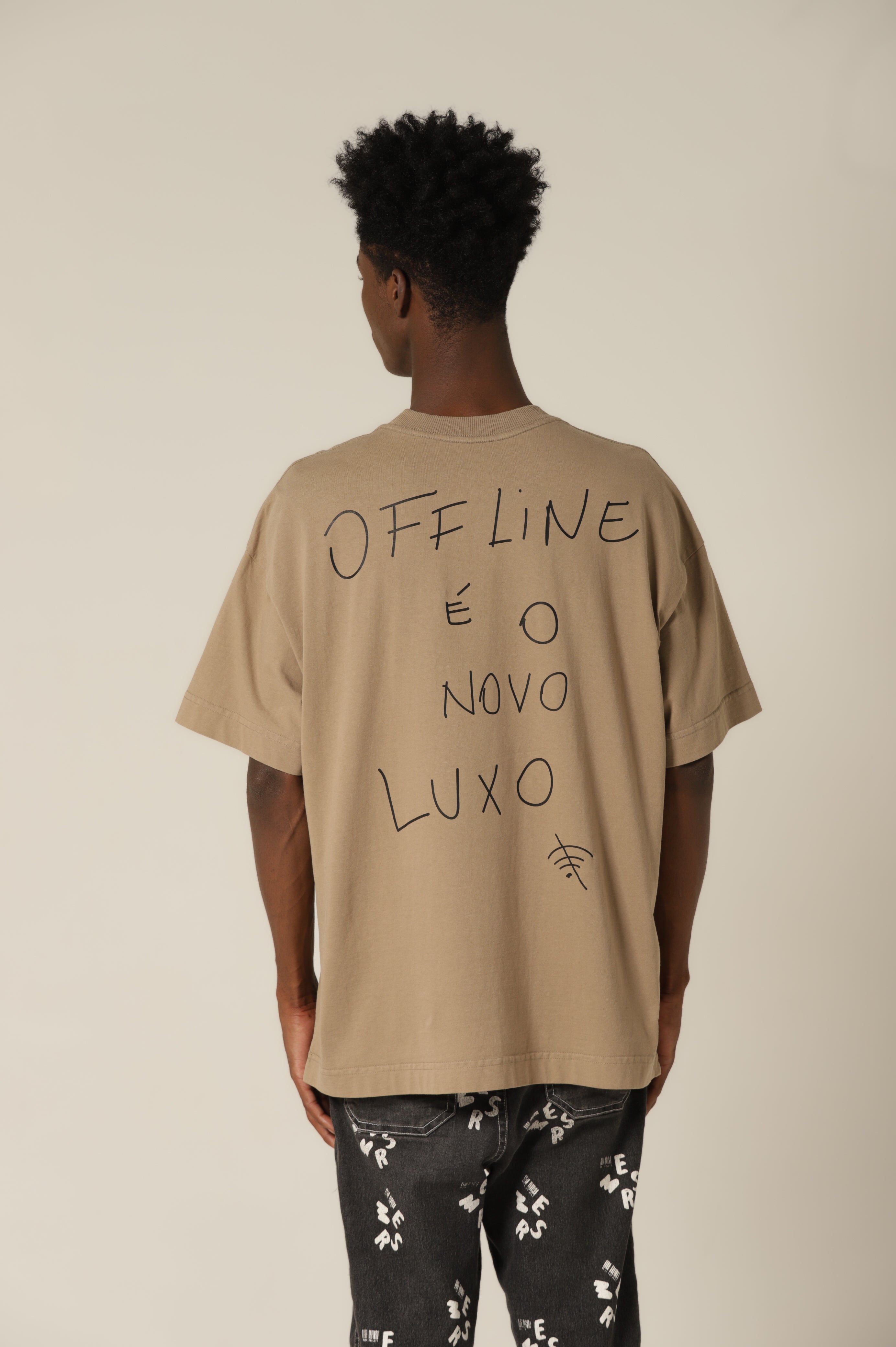 Camiseta Oversized Offline - Bege [ Estampa Preta ]