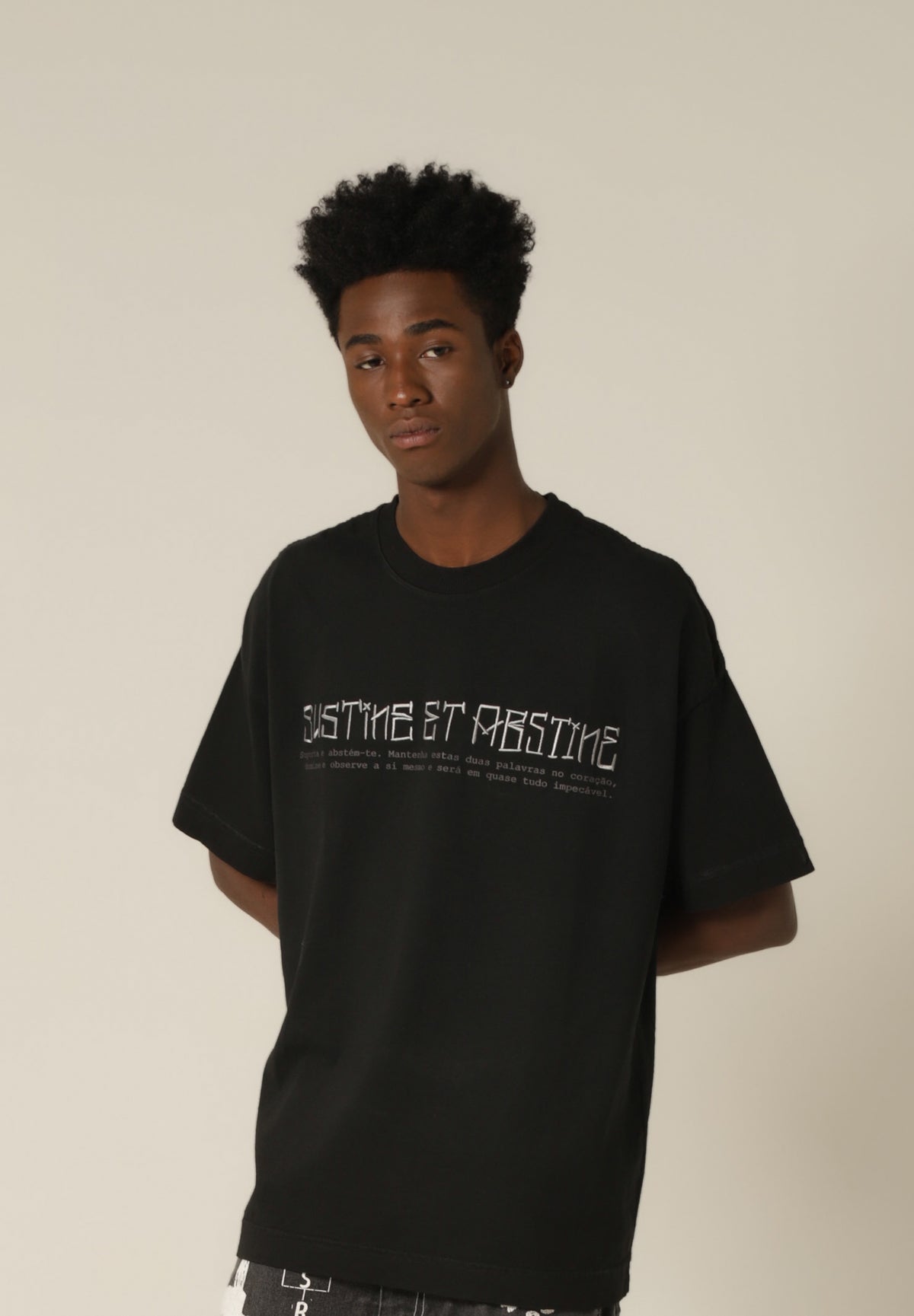 Camiseta Oversized Sustine Preto Estampa Branca